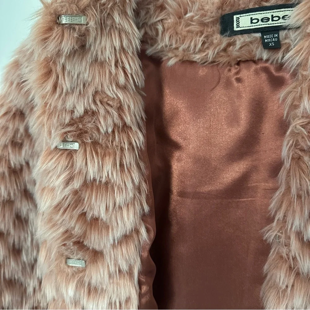 Bebe Pink Faux Fur Cropped Jacket with Plush Texture - Picture 5 of 6
